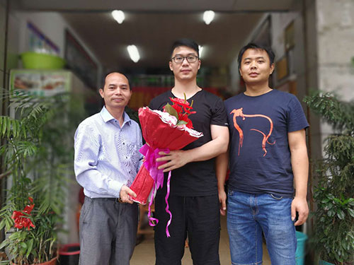 深圳七里香珠寶總經理徐毓鴻赴崇義謝文淦義工之家交流傳統(tǒng)文化