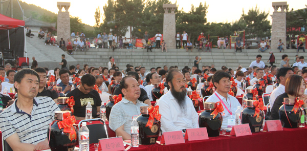 山東諸葛亮家酒業(yè)2018儲(chǔ)酒活動(dòng)隆重舉行