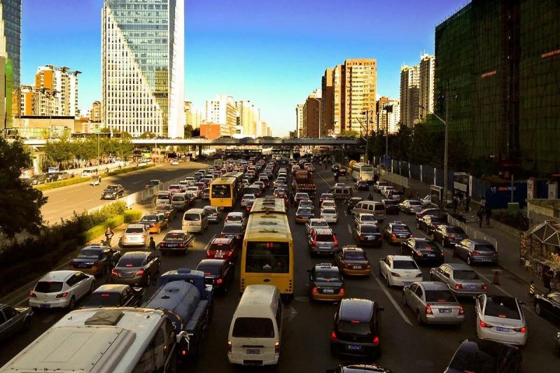 公安部：全國機動車保有量達3.22億，駕駛?cè)藬?shù)量突破4億