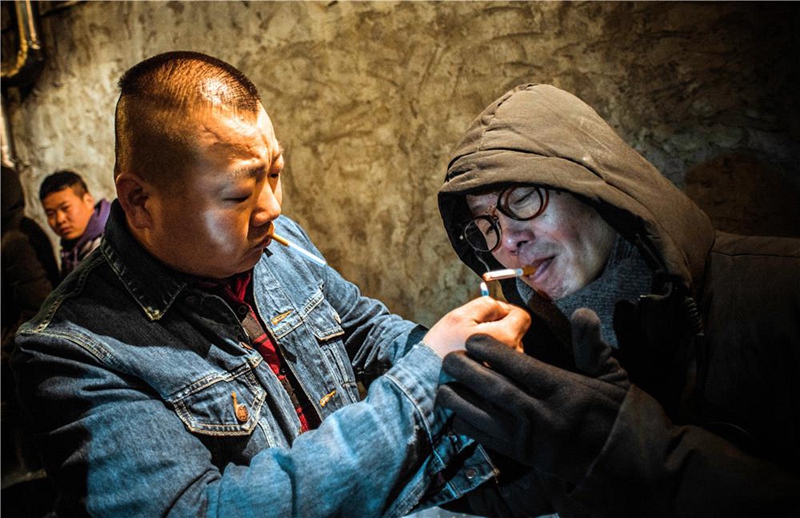  電影《站?。⌒⊥怠纺缓蠡ㄐ跗毓?鄭云攜天津喜哥演繹地下“鬼吹燈”  