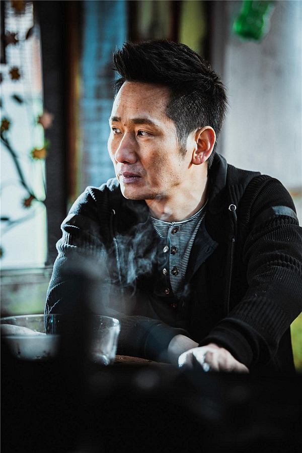  電影《站住！小偷》幕后花絮曝光 鄭云攜天津喜哥演繹地下“鬼吹燈”  