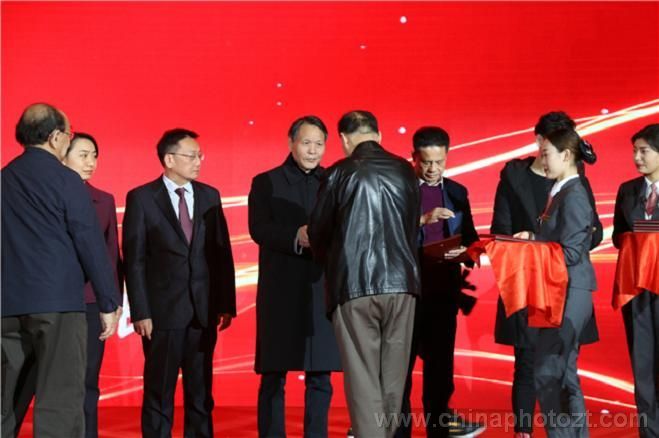 全國“2018最美奮斗者”揭曉，汝瓷大師李廷懷上榜