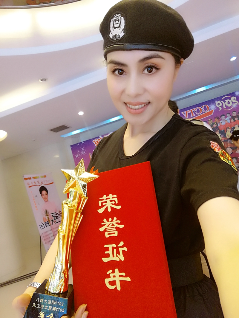 “明星大舞臺，歌唱新時代，踐行中國夢”群星匯演亮相中央電視臺星光影視園