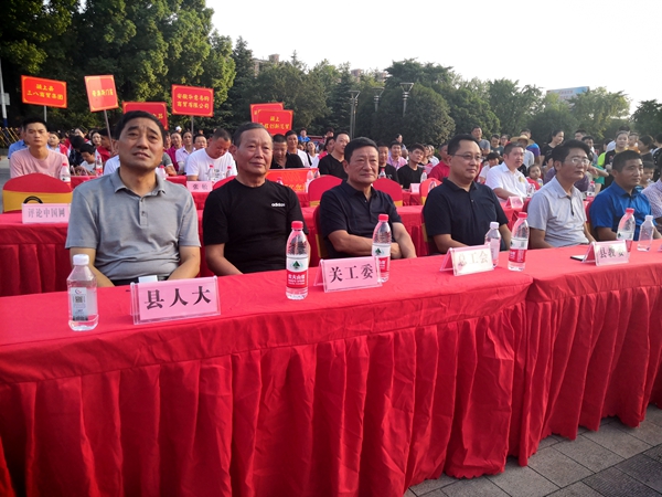 阜陽(yáng)文明之光志愿者協(xié)會(huì)圓夢(mèng)助學(xué)公益晚會(huì)隆重舉行
