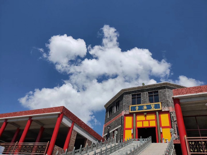“清涼佛國”五臺山東臺望海寺