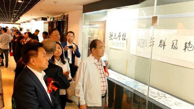 著名旅日畫家劉元紅“牡丹之歌”主題系列作品展開幕