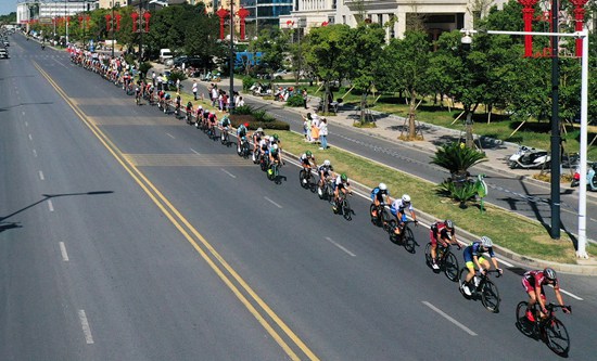 江西橫峰：第十屆環(huán)鄱陽(yáng)湖國(guó)際自行車(chē)大賽今日開(kāi)賽