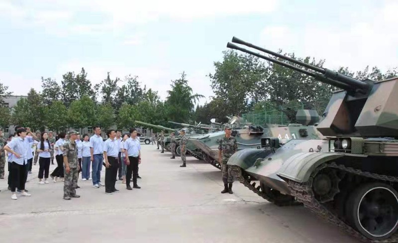 二十二冶北京崇建公司開展“軍企共建慶建國70周年華誕”活動