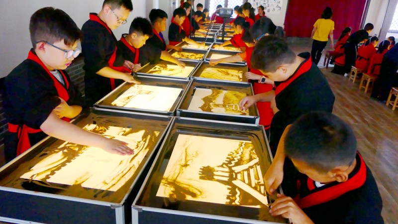  中聯(lián)潤智騏航教育組織潤騏國學研修體驗營，獻禮祖國70華誕