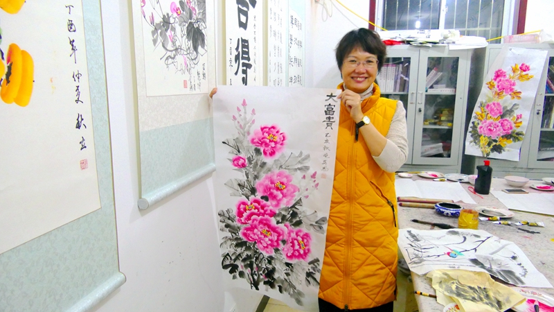 書畫家葉長(zhǎng)福辦農(nóng)民書畫夜校三年多, 義務(wù)為村民教授書畫課