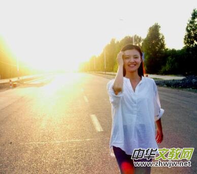 牽?；?外四首) 文/花兒朵朵