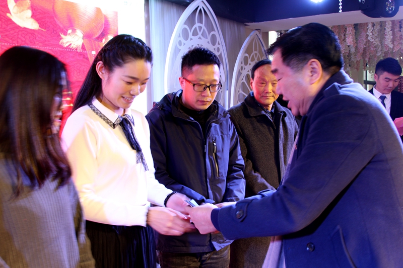 懷遠(yuǎn)縣作協(xié)2020年“我們都在努力奔跑”迎新春聯(lián)誼會(huì)