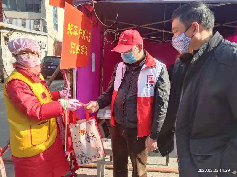 愛(ài)心滿滿 大愛(ài)無(wú)疆 ——?jiǎng)⒐鸱嫉膼?ài)心慈善在這里上演
