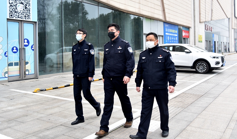 與時(shí)間賽跑 打贏阻擊戰(zhàn) 他們，為內(nèi)防擴(kuò)散做出了積極貢獻(xiàn)