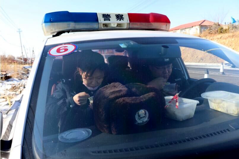  內(nèi)蒙古：雙警家庭，戰(zhàn)“疫”路上攜手前行
