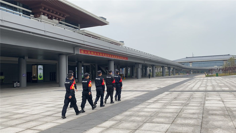 五一我在崗丨致敬！向每一位在勞動(dòng)節(jié)堅(jiān)守崗位的人民警察