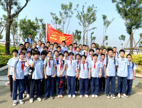 “釋放壓力 行走青春”安陽(yáng)市飛翔學(xué)校遠(yuǎn)足活動(dòng)紀(jì)實(shí)