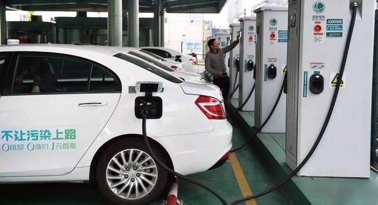 實(shí)地探訪新能源汽車換電站：換電模式風(fēng)口來臨 政策持續(xù)“力挺”