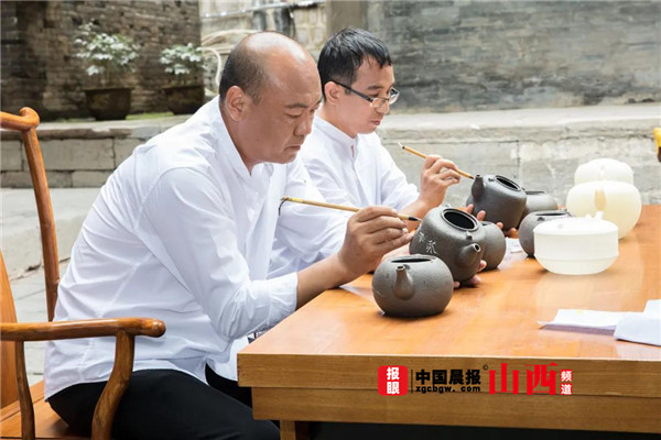 “真誠如鐵·中國唐鐵”——書法名家代言中國鐵壺“微直播”點(diǎn)亮山西晉城