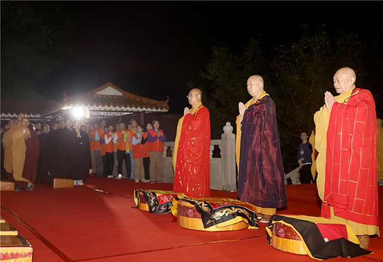 弘法寺隆重舉行恭送本煥長(zhǎng)老舍利赴甘肅酒泉敦煌市雷音寺永久供奉法會(huì)