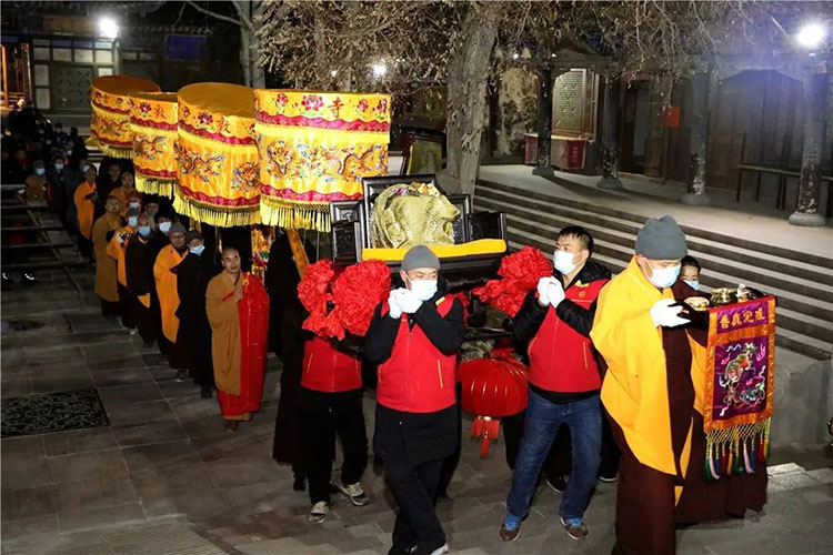 弘法寺隆重舉行恭送本煥長(zhǎng)老舍利赴甘肅酒泉敦煌市雷音寺永久供奉法會(huì)