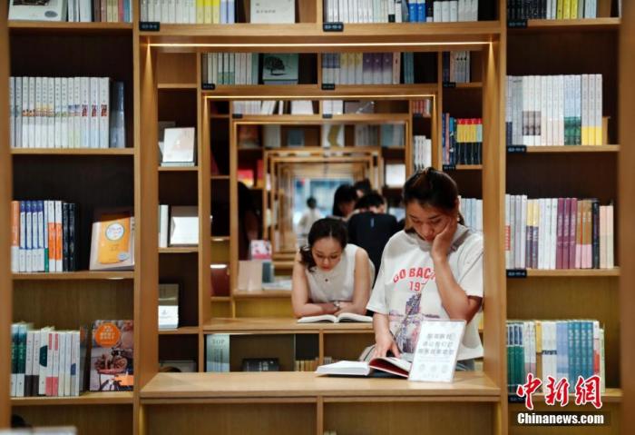 看紙書、聽書……讀屏?xí)r代，你的閱讀方式變了嗎？