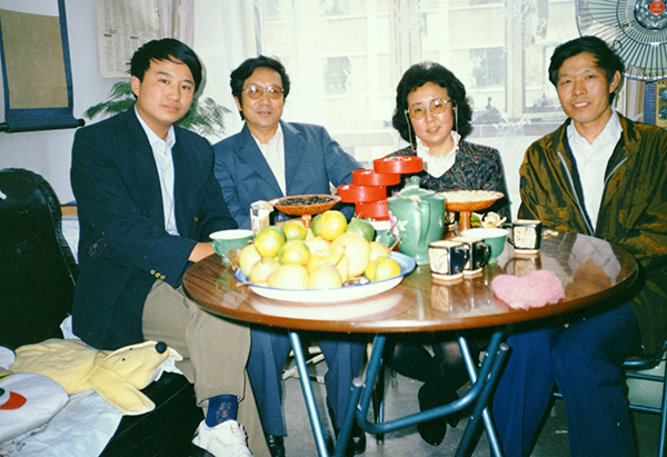 在小文章中堅(jiān)守大情懷——張慶和詩(shī)文讀后