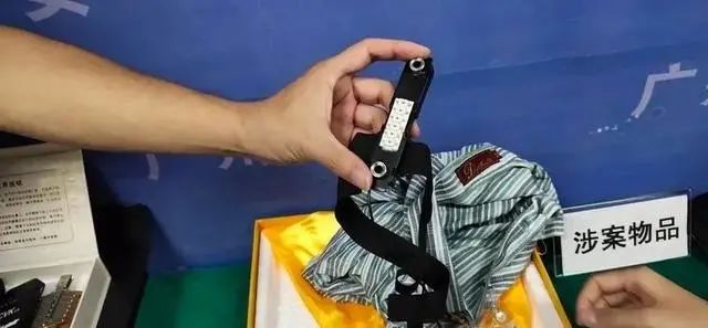 夫妻倆被人圍觀8小時(shí)還不知！上萬家庭攝像頭遭入侵！