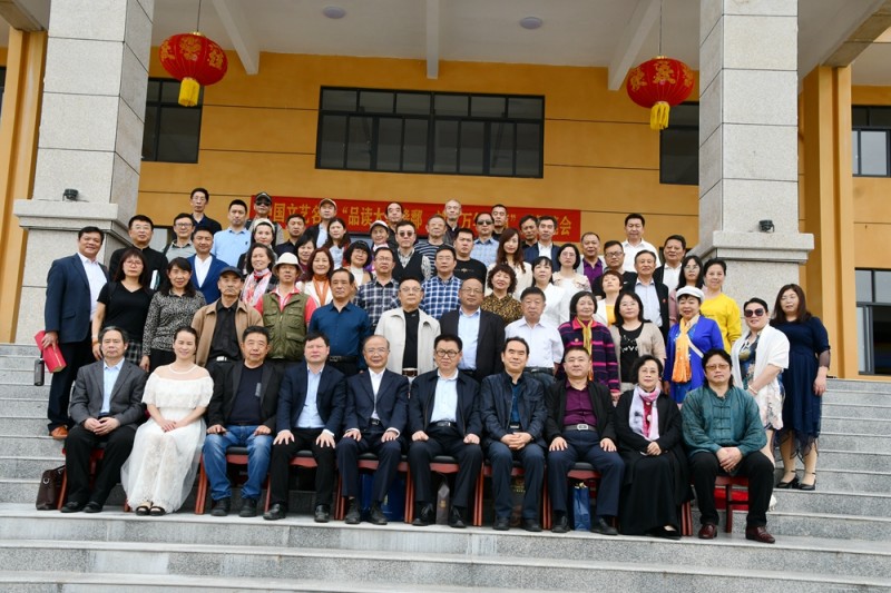 中國(guó)文藝名家“品讀大美贛鄱 放歌萬(wàn)年石鎮(zhèn)”采風(fēng)系列活動(dòng)成功舉辦