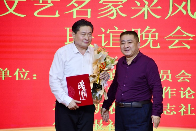 中國(guó)文藝名家“品讀大美贛鄱 放歌萬(wàn)年石鎮(zhèn)”采風(fēng)系列活動(dòng)成功舉辦