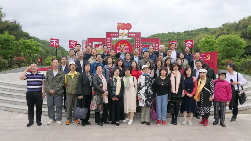 中國(guó)文藝名家“品讀大美贛鄱 放歌萬(wàn)年石鎮(zhèn)”采風(fēng)系列活動(dòng)成功舉辦
