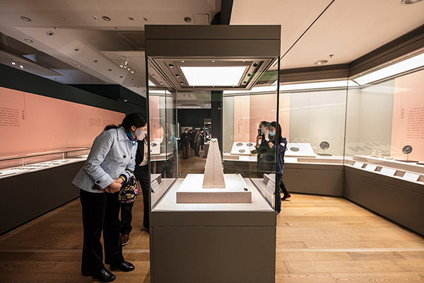 400余面中國(guó)歷代銅鏡在清華大學(xué)展出