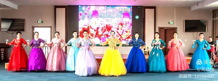 永遠(yuǎn)跟黨走 三河市老年大學(xué)燕郊校區(qū)舉辦匯報演出