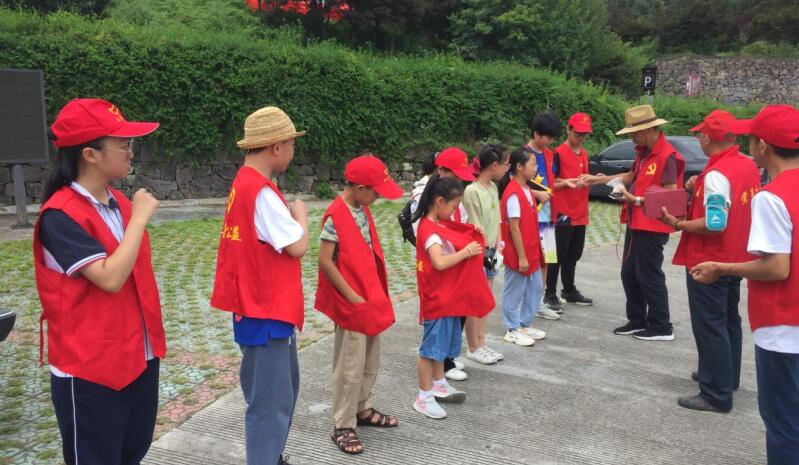 余姚眾善公益：愛護紅色景區(qū)  開啟研學之旅
