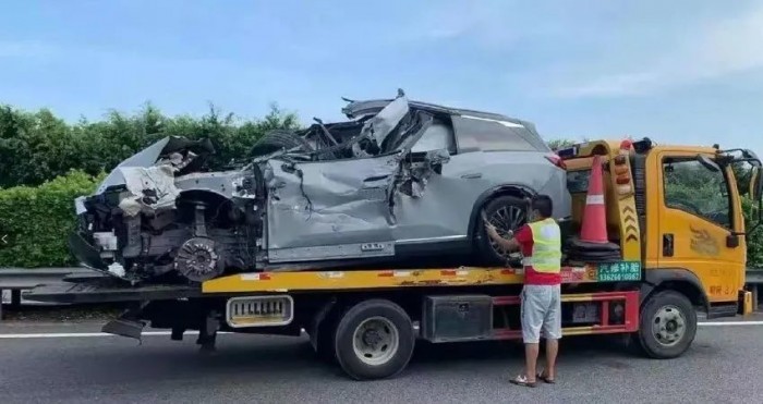 離解放雙手還很遠 警惕自動駕駛成“馬路殺手”