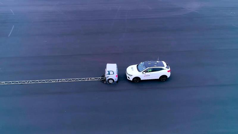 離解放雙手還很遠 警惕自動駕駛成“馬路殺手”