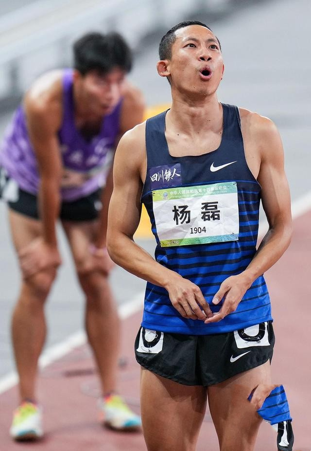 全運400米集體爆發(fā)！26歲四川飛人45秒54奪金 前三名均打開46秒