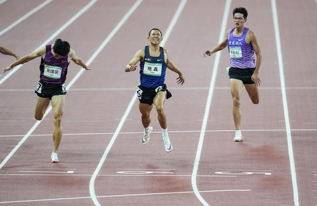全運400米集體爆發(fā)！26歲四川飛人45秒54奪金 前三名均打開46秒