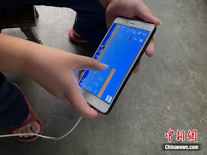 網(wǎng)游新政下的“十一”假期，你家小孩還沉迷游戲嗎？