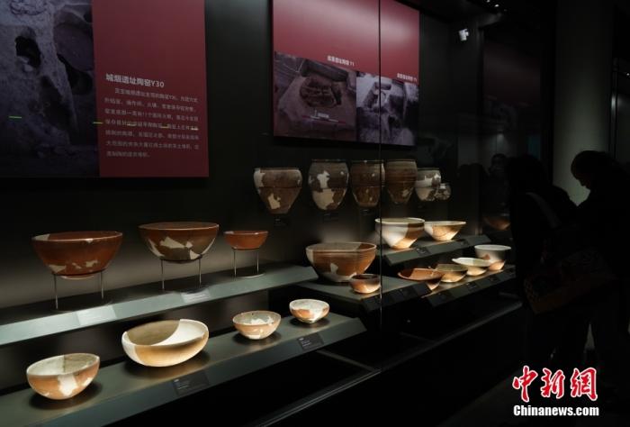 中國(guó)考古學(xué)者百年追尋：仰韶文化從哪來(lái)(圖)