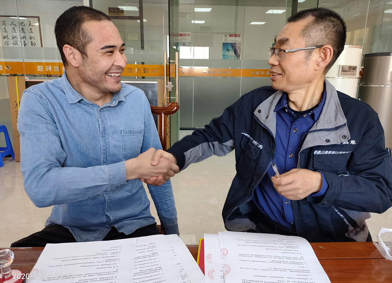登榜央視主持人點(diǎn)贊，“中暖火龍果”電采暖演繹國(guó)潮新風(fēng)尚