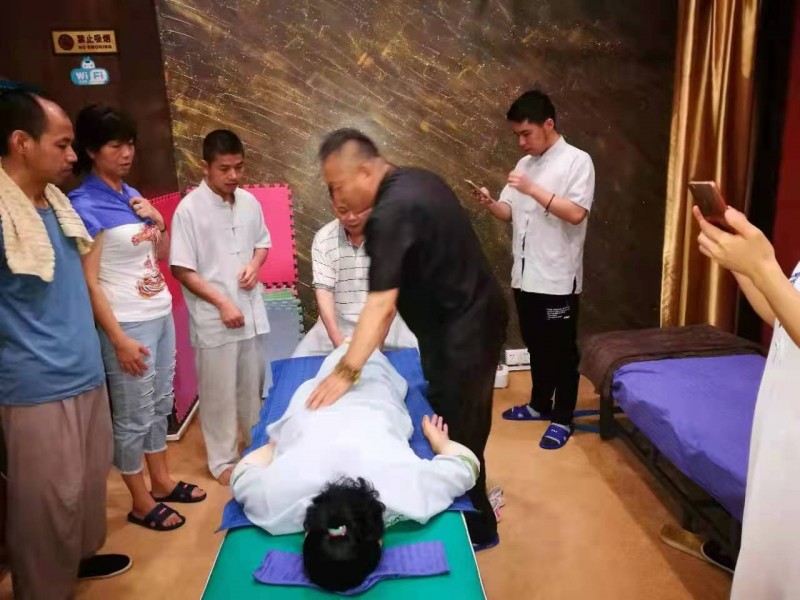 悲智雙運(yùn) 醫(yī)術(shù)精湛，中醫(yī)傳人——杜愛民