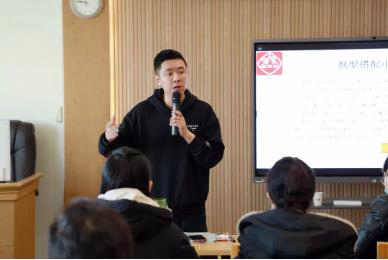 白云山藥業(yè)精尖產(chǎn)品為季群兒推百年技術(shù)錦上添花！