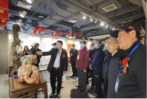 春早筆驅(qū)閑，藝開園博園