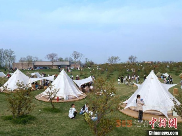 “五一”，北京民宿一房難求，麗江一客難求