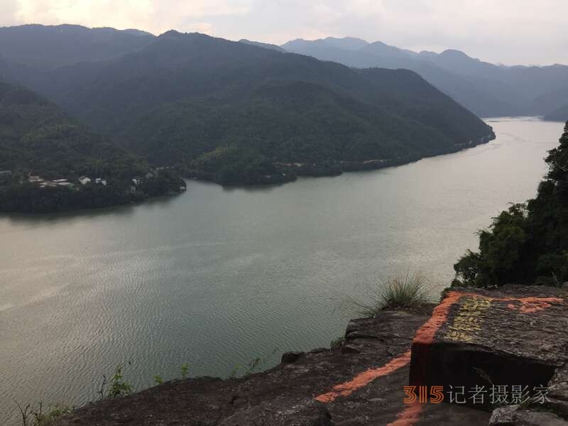 游客亦是“畫中人” 浙江嚴(yán)子陵釣臺(tái)開啟沉浸式旅游體驗(yàn)