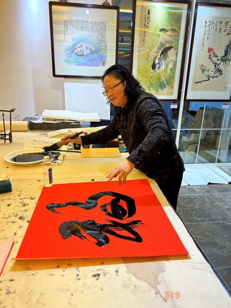 迎新年＂愿景共享＂中美聯(lián)合藝術(shù)交流展在上海中國(guó)書(shū)法院北外灘藝術(shù)館開(kāi)展