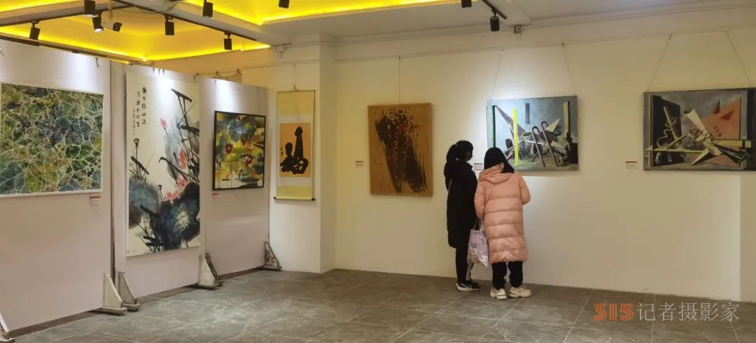 迎新年＂愿景共享＂中美聯(lián)合藝術(shù)交流展在上海中國(guó)書(shū)法院北外灘藝術(shù)館開(kāi)展