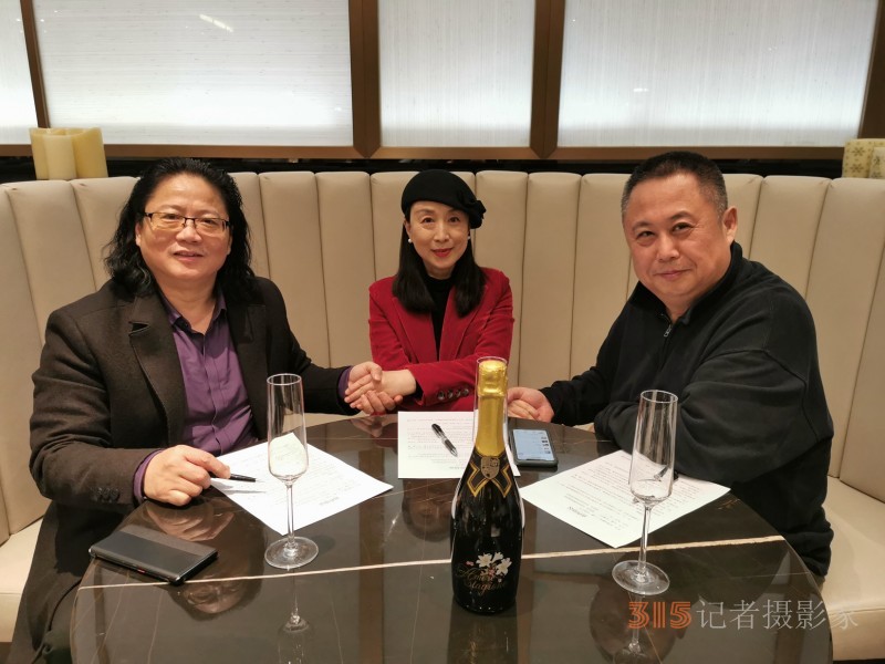 好萊塢聯(lián)合打造“世界百?gòu)?qiáng)名人藝術(shù)家影像拍攝工程＂今天正式簽約