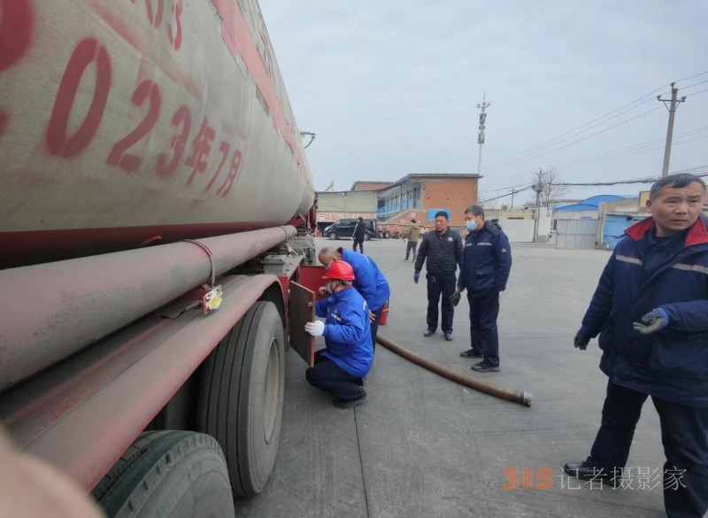 中石化安陽(yáng)公司組織成品油運(yùn)輸車輛檢查